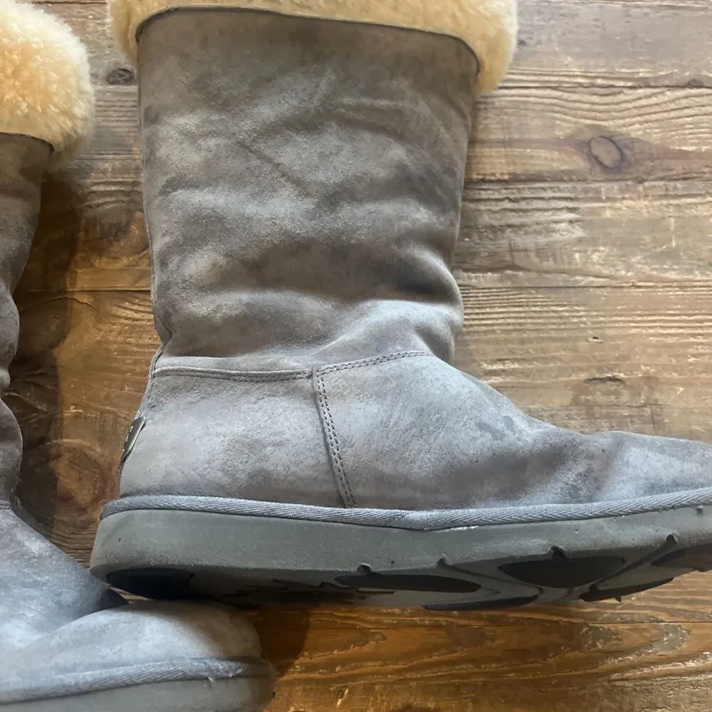 UGG Australia Tall Shearling Lace-Up Boots Gray Suede Women’s Size 8 (EU 39)